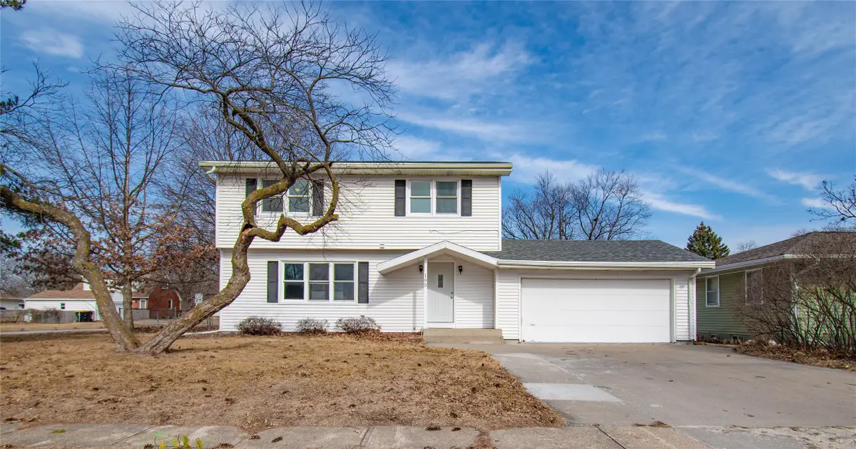 195 Gray Avenue, Waukee, IA 50263 - #1