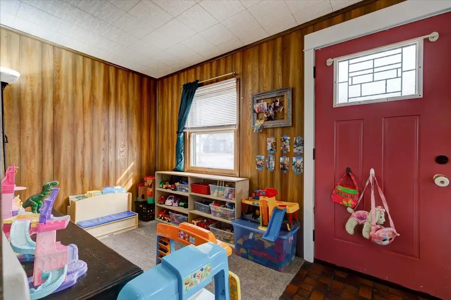 101 S Race Street, Cambridge, IA 50046 - #3