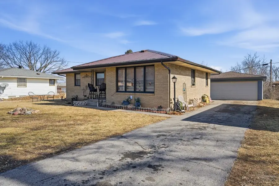 3207 E 26th Street, Des Moines, IA 50317 - #3