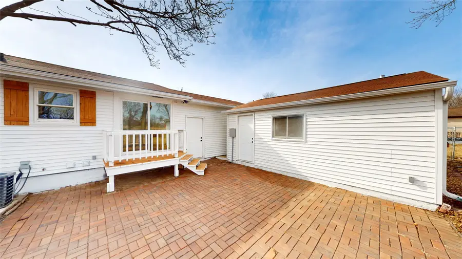 10114 S 34th Avenue W, Colfax, IA 50054 - #3