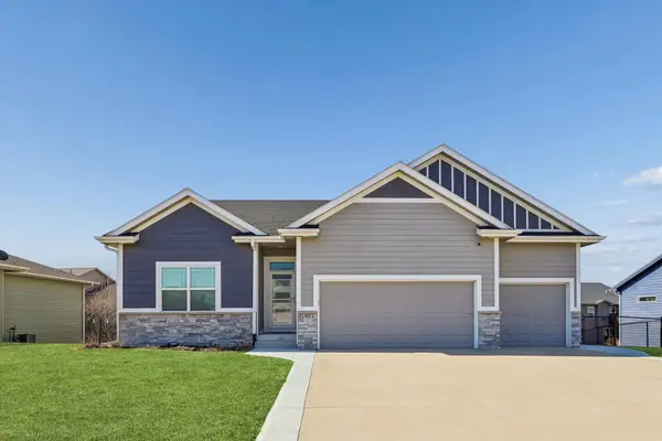 1904 NW Prairie Creek Drive, Grimes, IA 50111