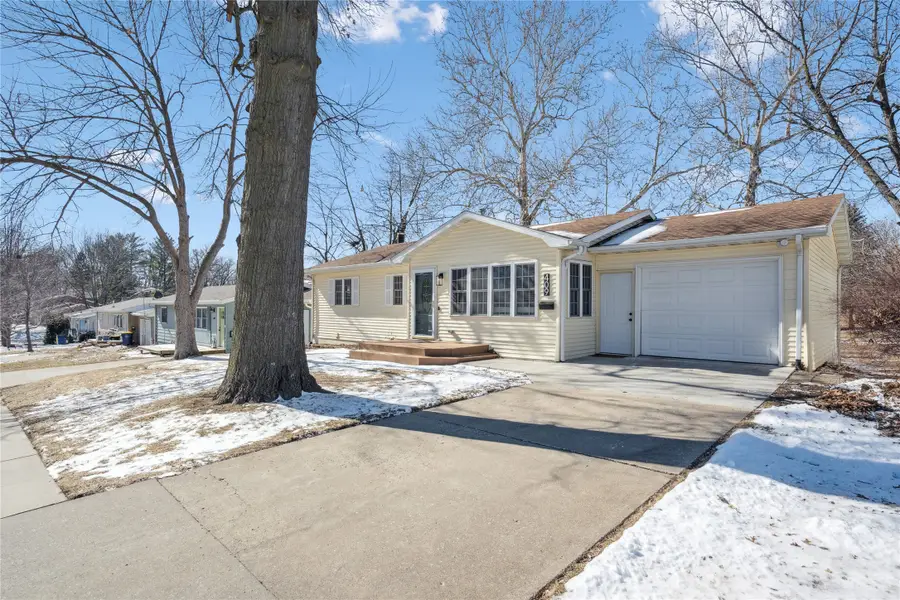 409 Hazel Street, Pella, IA 50219 - #2