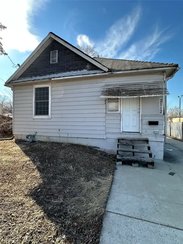 2112 Martin Luther King Jr Parkway, Des Moines, IA 50314