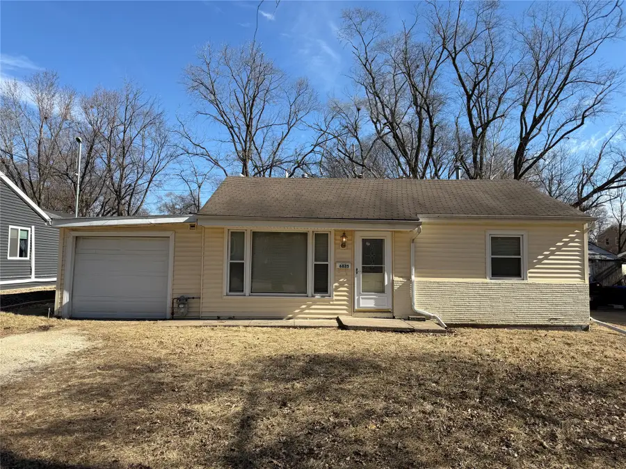 6825 SW 15th Street, Des Moines, IA 50315 - #2