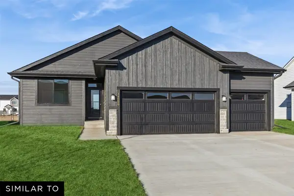 1018 Shady Lane Drive, Norwalk, IA 50211