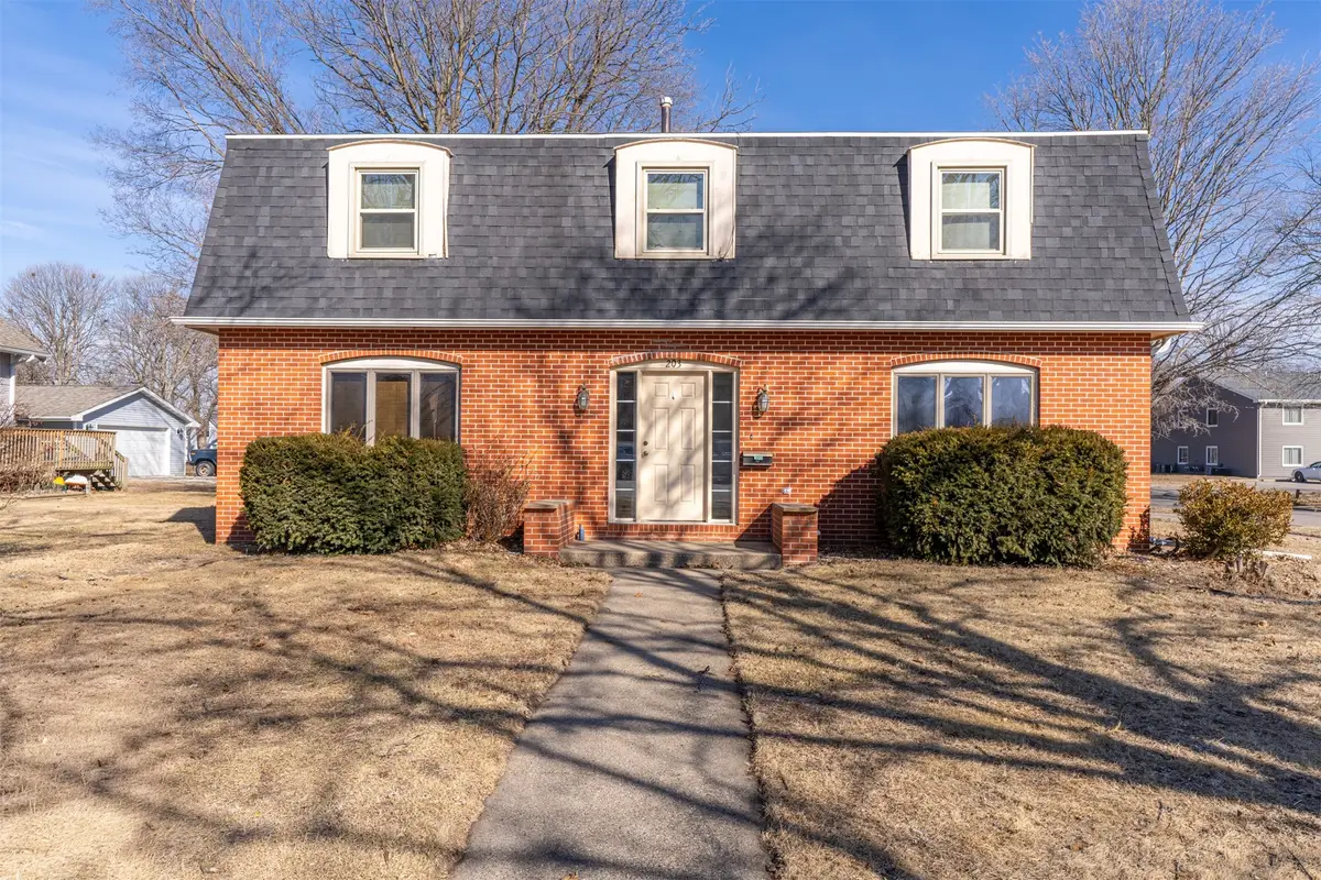 203 W Green Street, Winterset, IA 50273 - #1