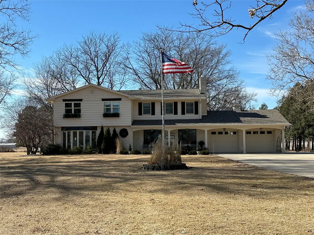 112 S 16th Avenue, Winterset, IA 50273 - #1