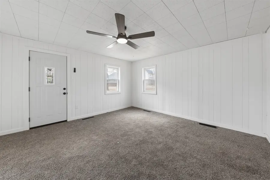 801 E Marion Street, Knoxville, IA 50138 - #3