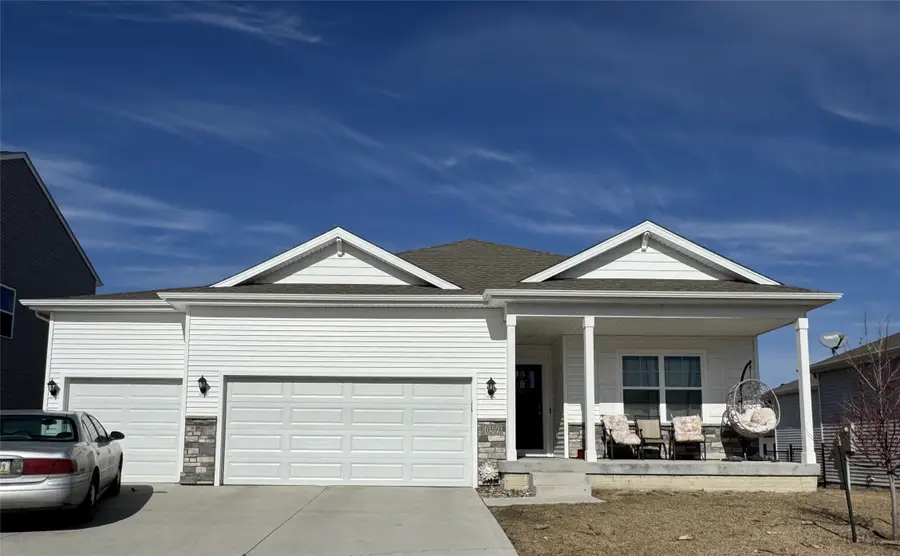 10509 Powell Avenue, Johnston, IA 50131 - #2