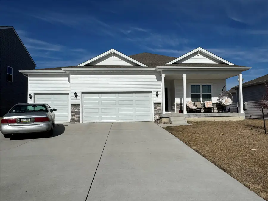 10509 Powell Avenue, Johnston, IA 50131 - #3