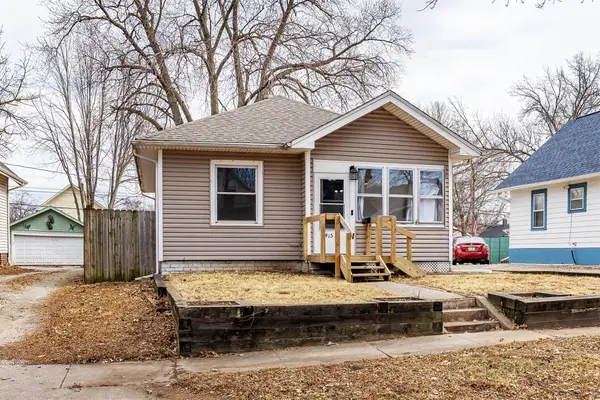 2415 E 13th Street, Des Moines, IA 50316