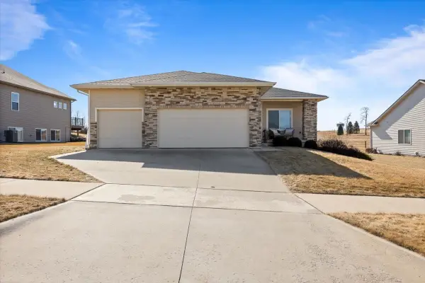 336 W High Road, Norwalk, IA 50211