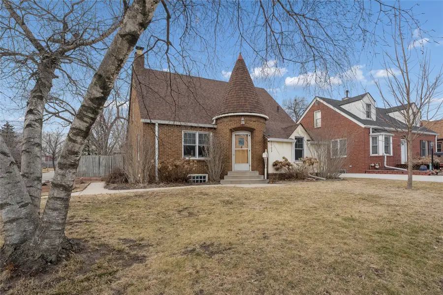 1002 38th Street, Des Moines, IA 50311 - #2