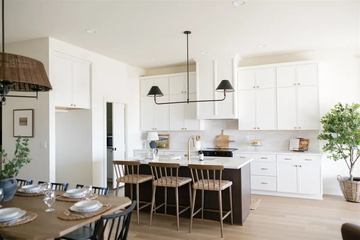 191 S Zinnia Avenue, West Des Moines, IA 50266 - #1