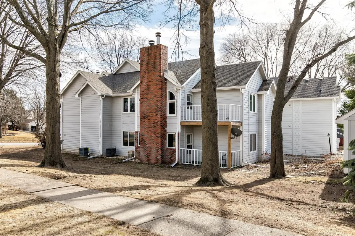 5220 Boulder Drive #8, West Des Moines, IA 50265 - #1