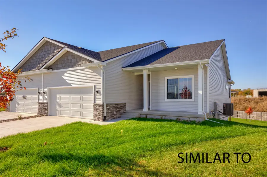 16716 Walnut Meadows Circle, Urbandale, IA 50323 - #2