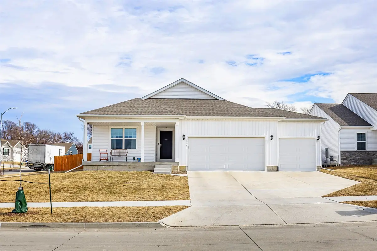 2843 E 50th Court, Des Moines, IA 50317 - #1