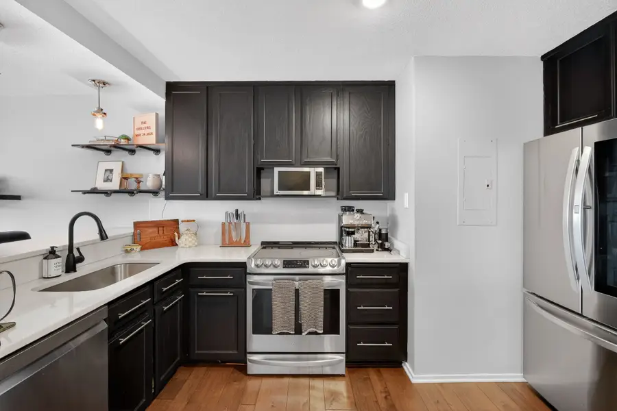 300 Walnut Street #604, Des Moines, IA 50309 - #2