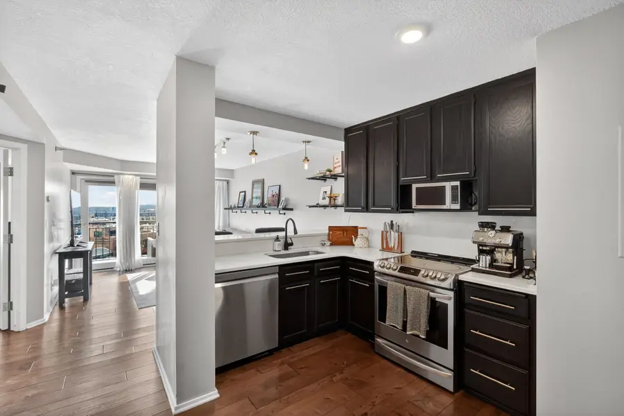 300 Walnut Street #604, Des Moines, IA 50309 - #3