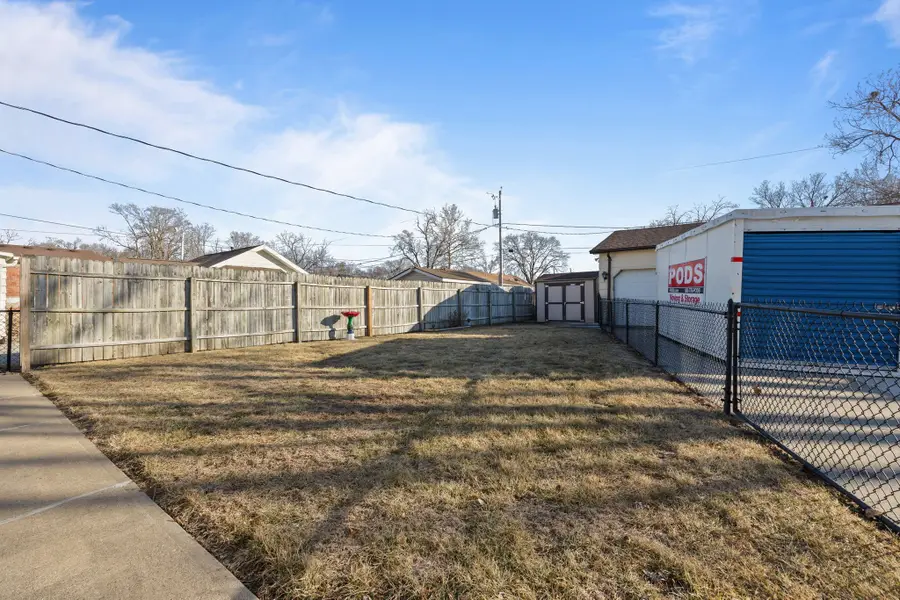 2433 E Walnut Street, Des Moines, IA 50317 - #3