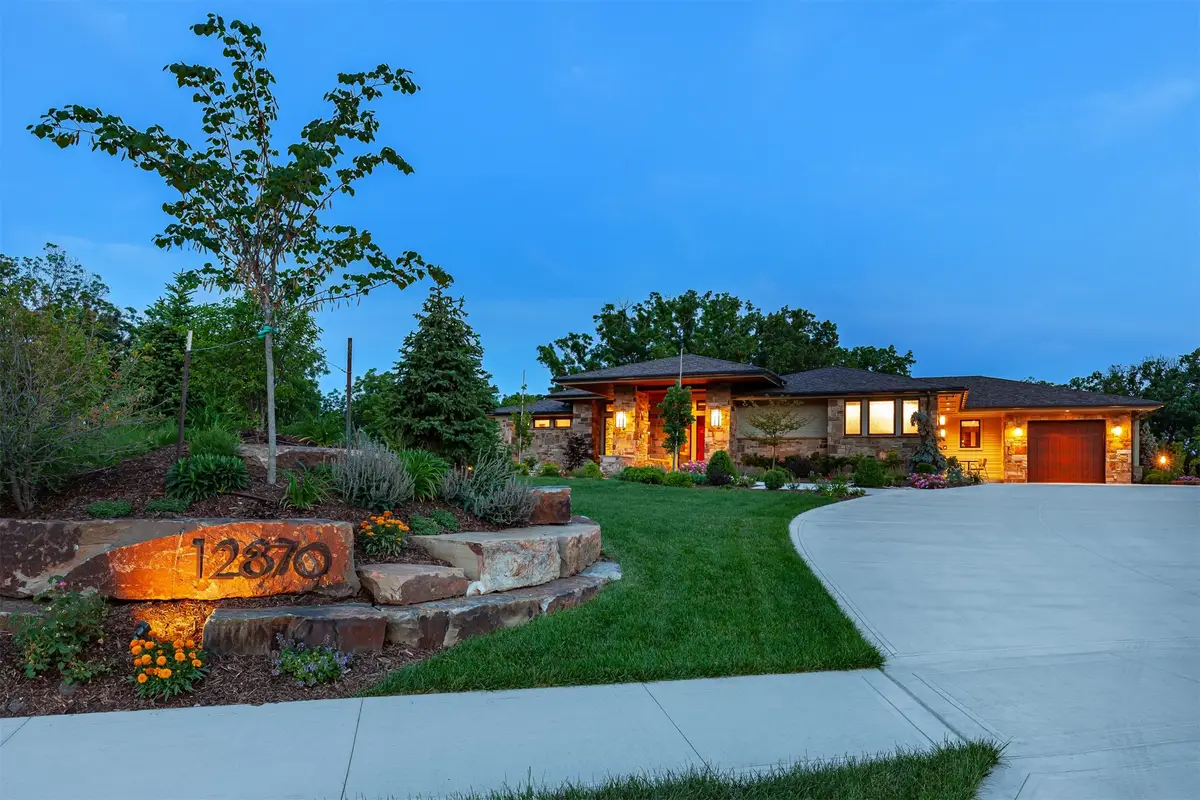 12870 Ridgeview Drive, Urbandale, IA 50323 - #1