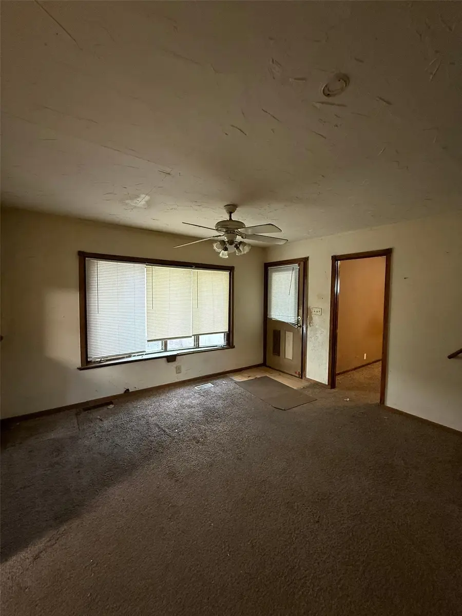 2224 Capitol Avenue, Des Moines, IA 50317 - #3