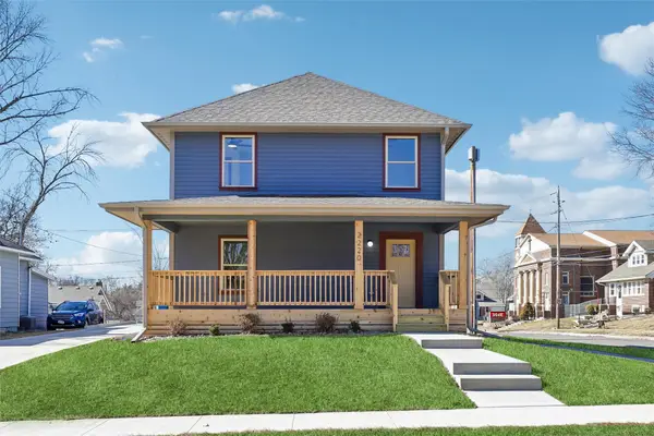 2220 E 13th Street, Des Moines, IA 50316