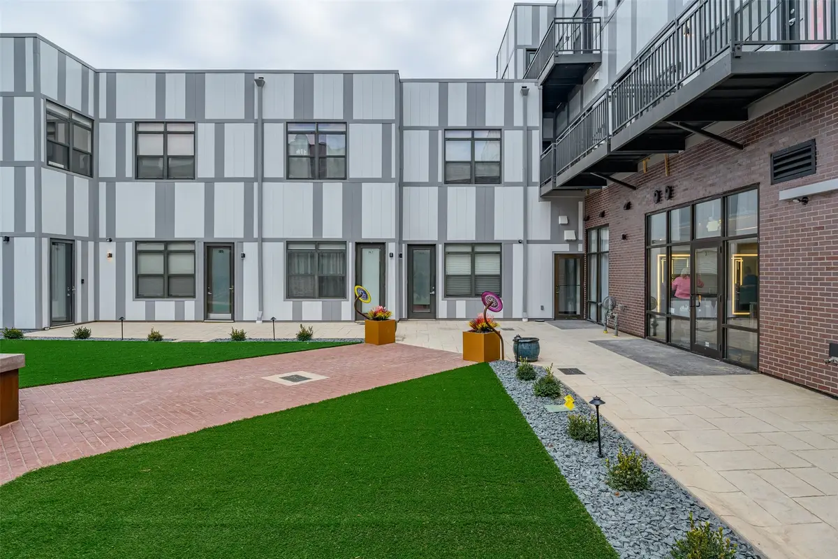 400 E Locust Street #101, Des Moines, IA 50309 - #1