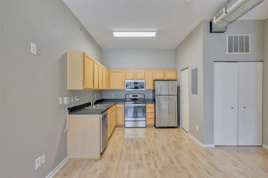 400 E Locust Street #101, Des Moines, IA 50309 - #3