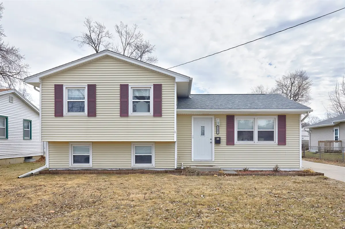 2607 E 38th Street, Des Moines, IA 50317 - #1