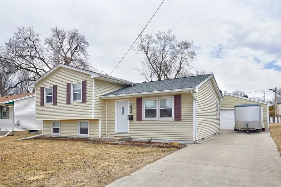 2607 E 38th Street, Des Moines, IA 50317 - #2