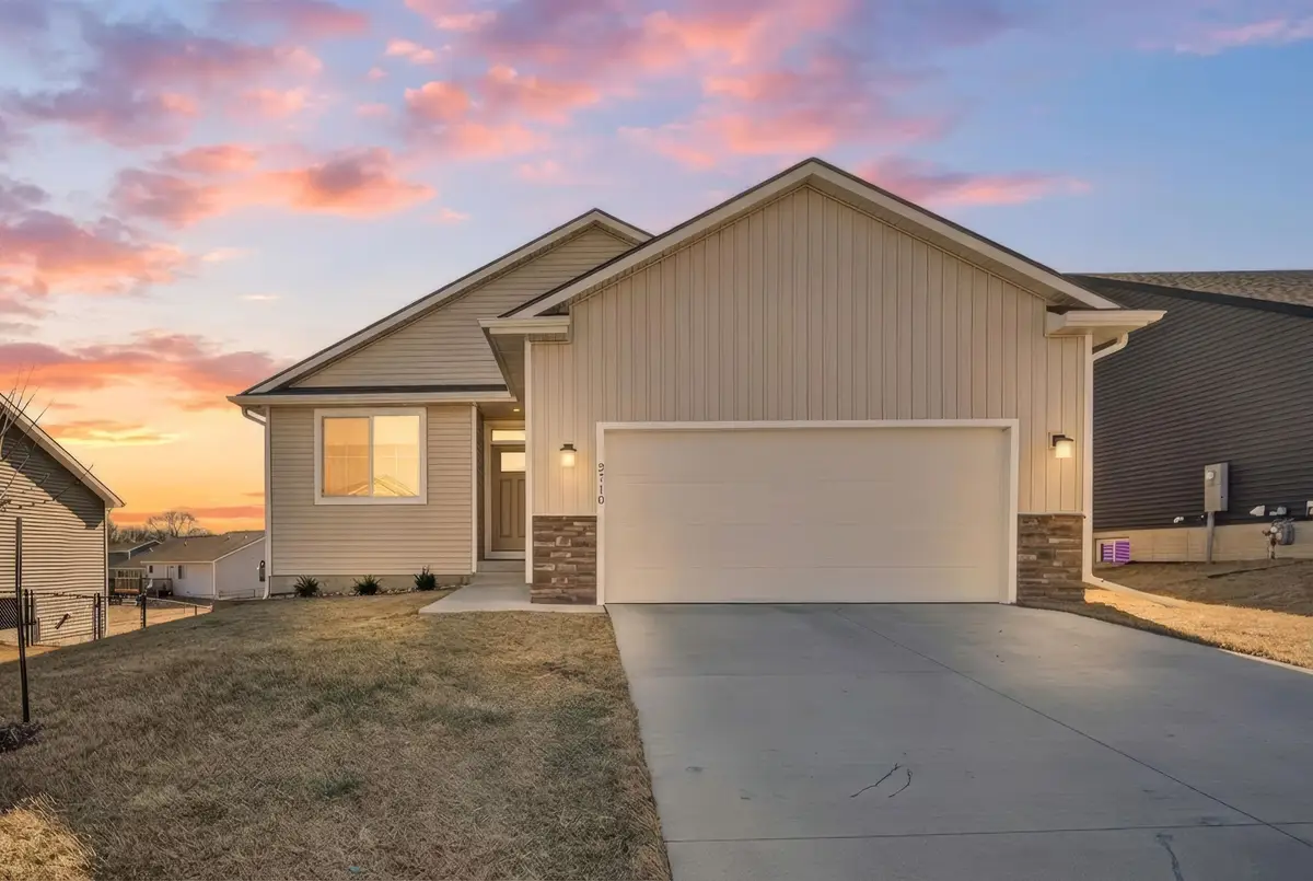 2710 22nd Street Sw, Altoona, IA 50009 - #1