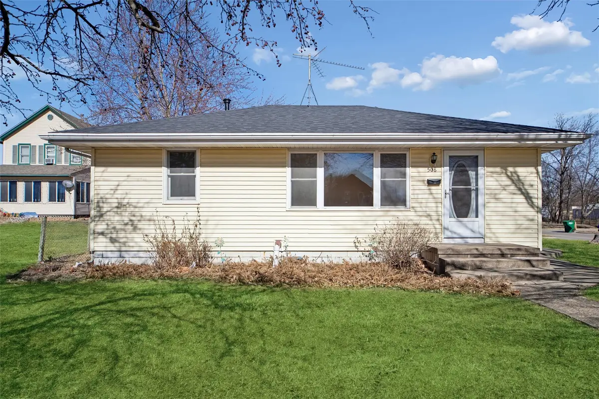 508 E Clinton Avenue, Indianola, IA 50125 - #1