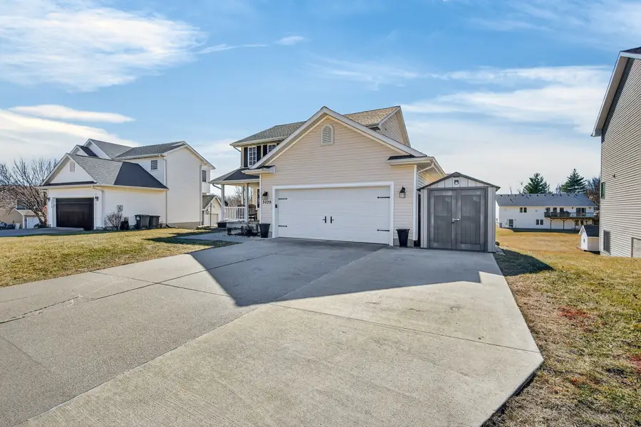 3029 Hart Avenue, Des Moines, IA 50320 - #2