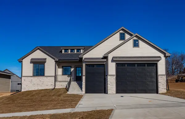 5766 Arbor Springs Drive, Pleasant Hill, IA 50327