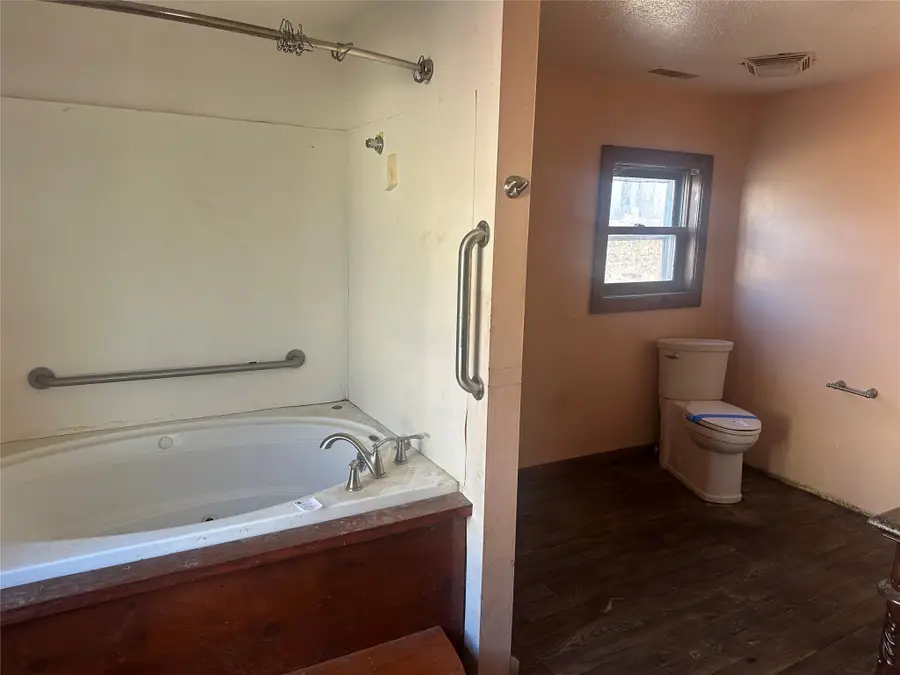 238 S Walnut Street, Colfax, IA 50054 - #2