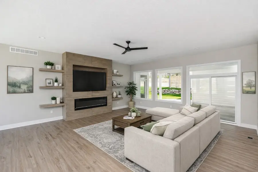 1247 Arbor Woods Drive, Pleasant Hill, IA 50327 - #2