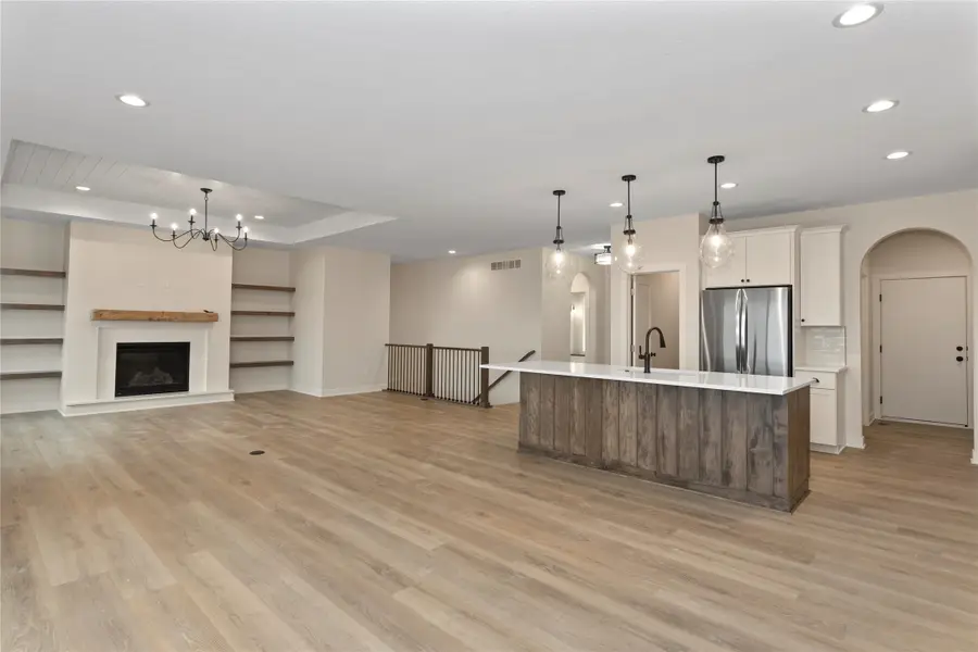 17425 Oakwood Drive, Urbandale, IA 50323 - #3