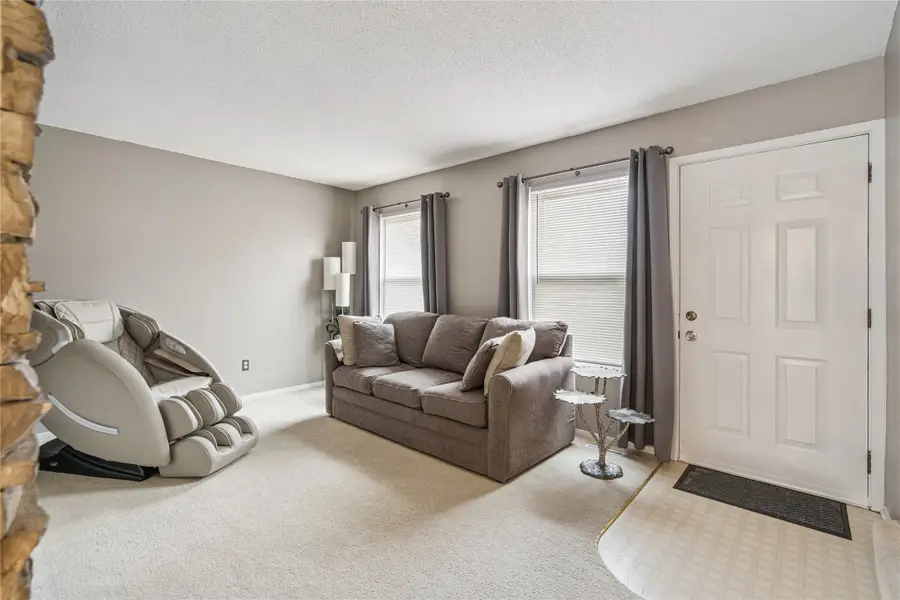 8616 Alpine Drive #C, Urbandale, IA 50322 - #3