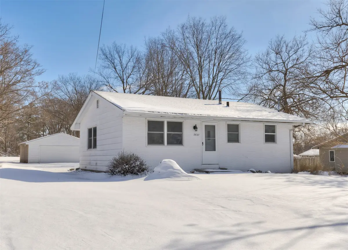 3827 E 27th Street, Des Moines, IA 50317 - #1