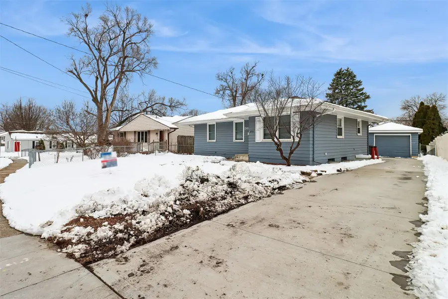 2606 E 39th Street, Des Moines, IA 50317 - #2