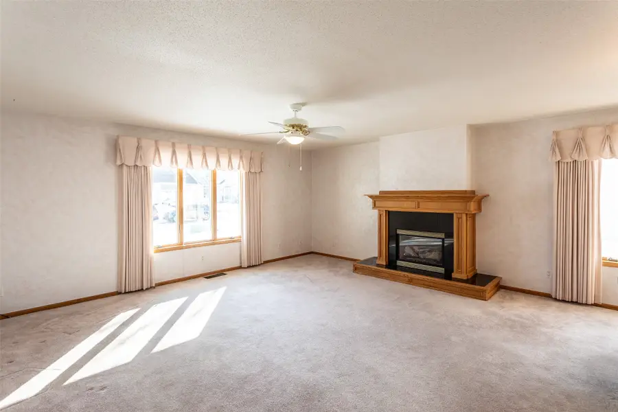 1906 Lowell Street, Granger, IA 50109 - #3