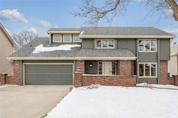 9725 Aurora Avenue, Urbandale, IA 50322