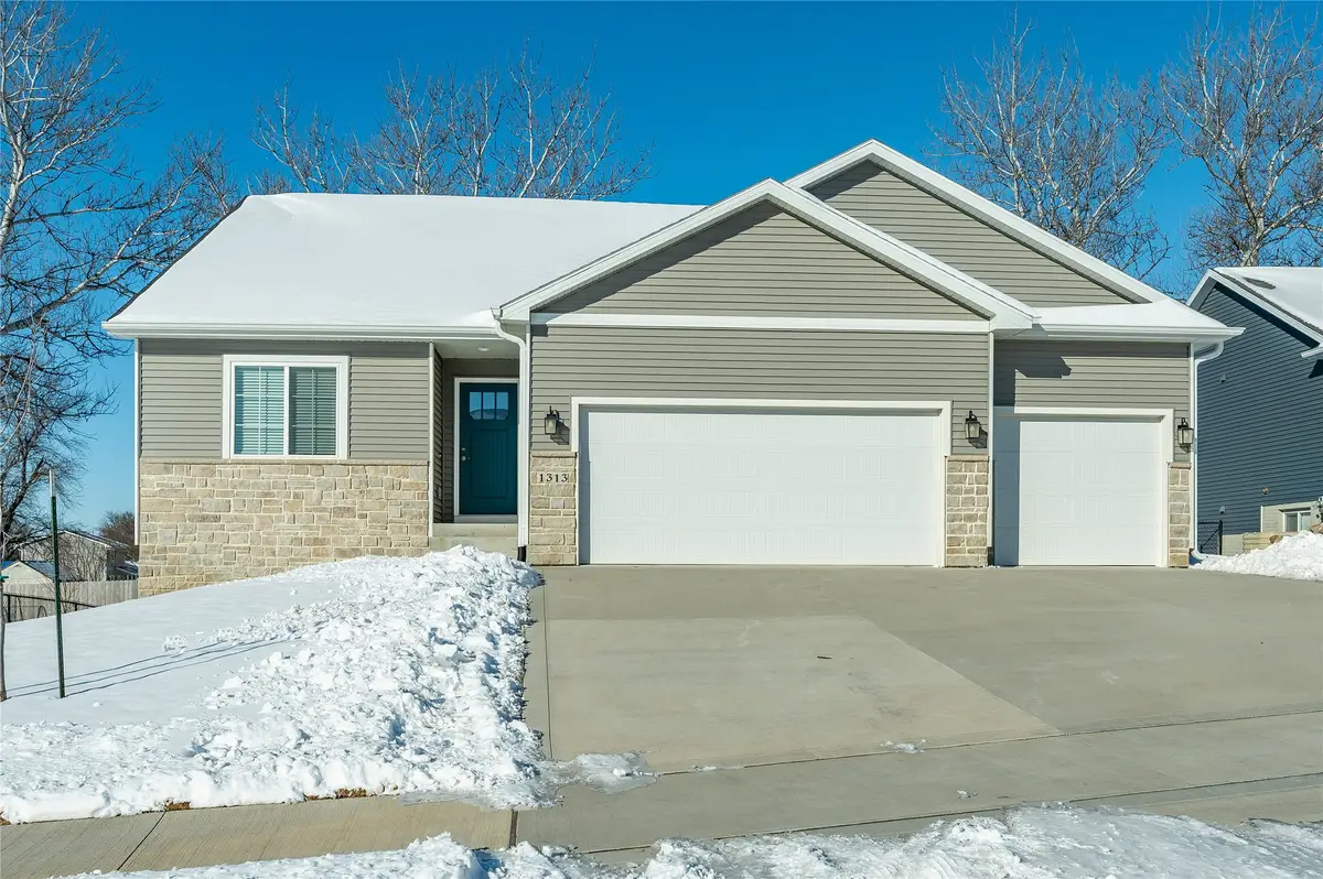 1313 Rolling Hills Drive, Norwalk, IA 50211 - #1