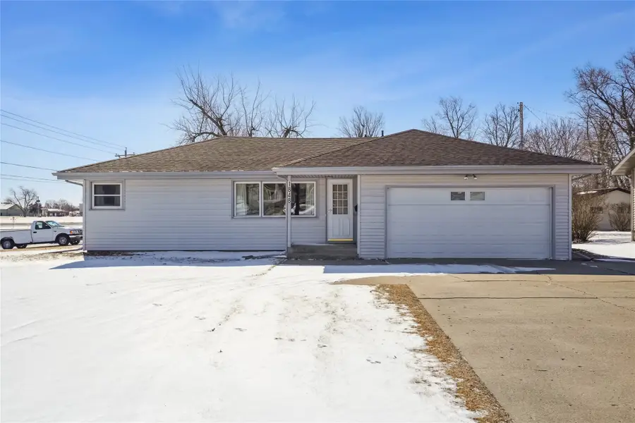 1848 9th Avenue, Grinnell, IA 50112 - #2