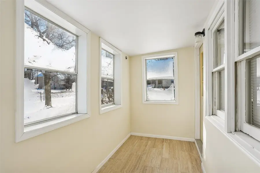 311 Hatch Street, Newton, IA 50208 - #3