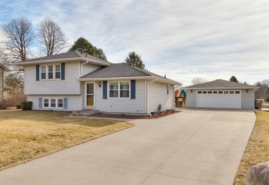 315 10th Avenue Nw, Altoona, IA 50009 - #2
