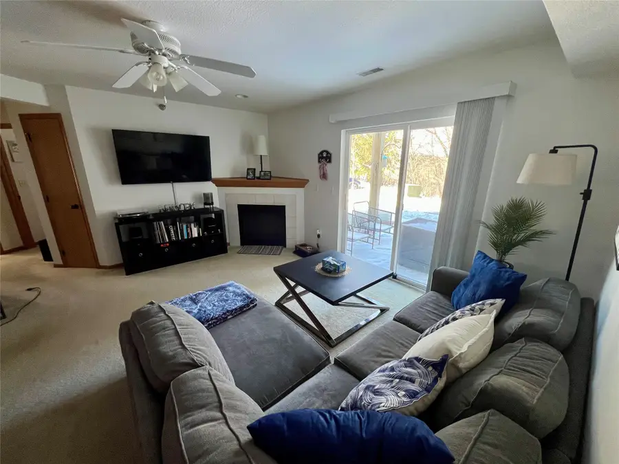 10111 Sutton Drive #3, Urbandale, IA 50322 - #2