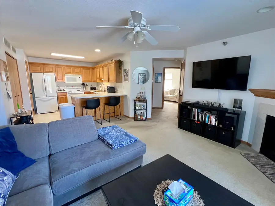 10111 Sutton Drive #3, Urbandale, IA 50322 - #3