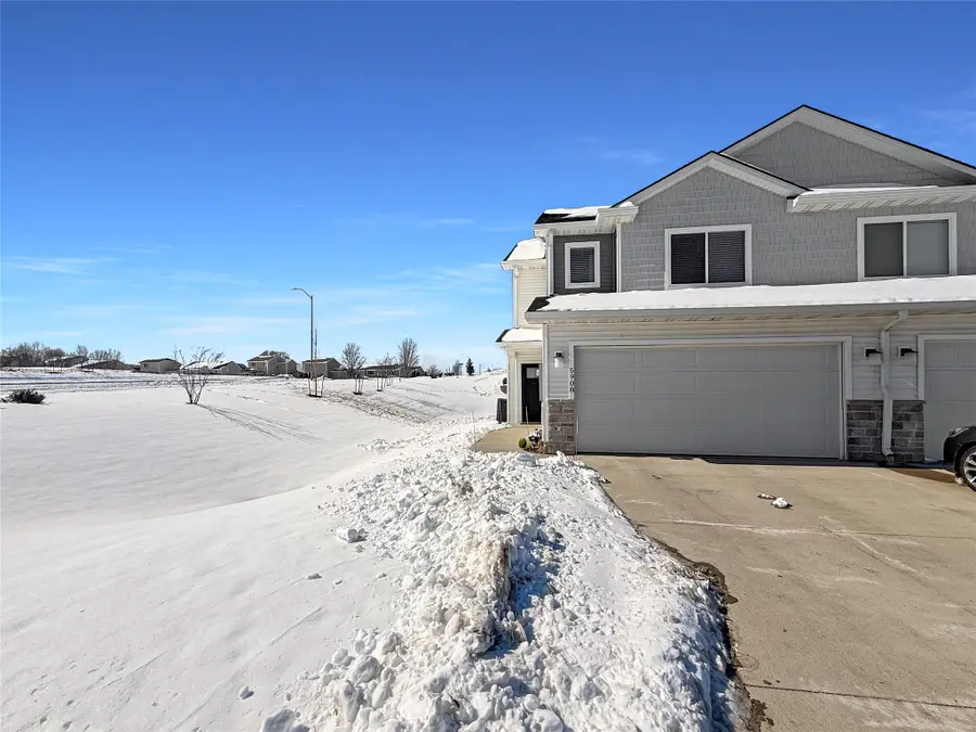 5908 NW 90th Street, Johnston, IA 50131 - #2